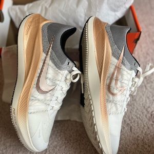 Nike Winflo 8 Premium Women's Road Running Shoes